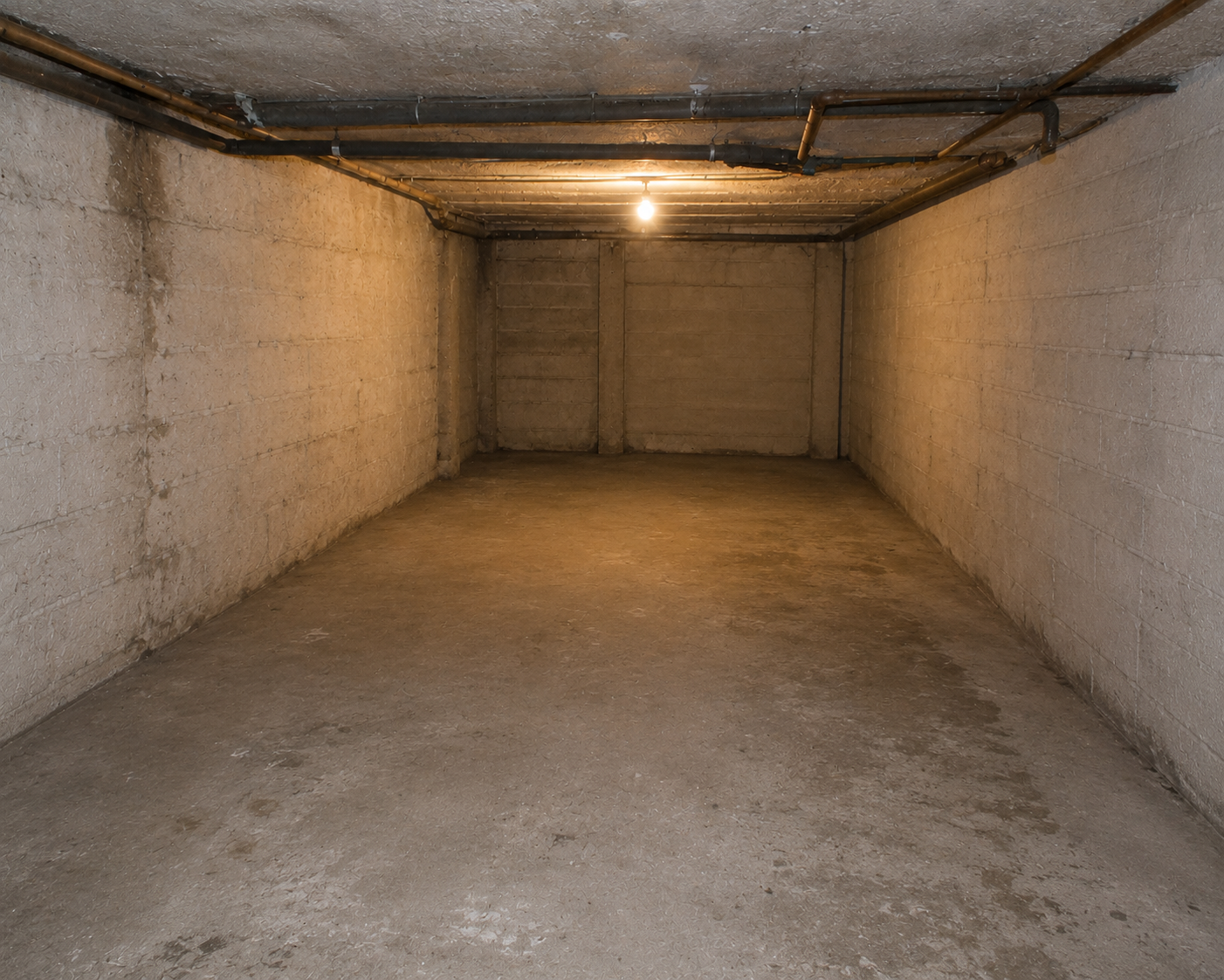 Garage vide après débarras